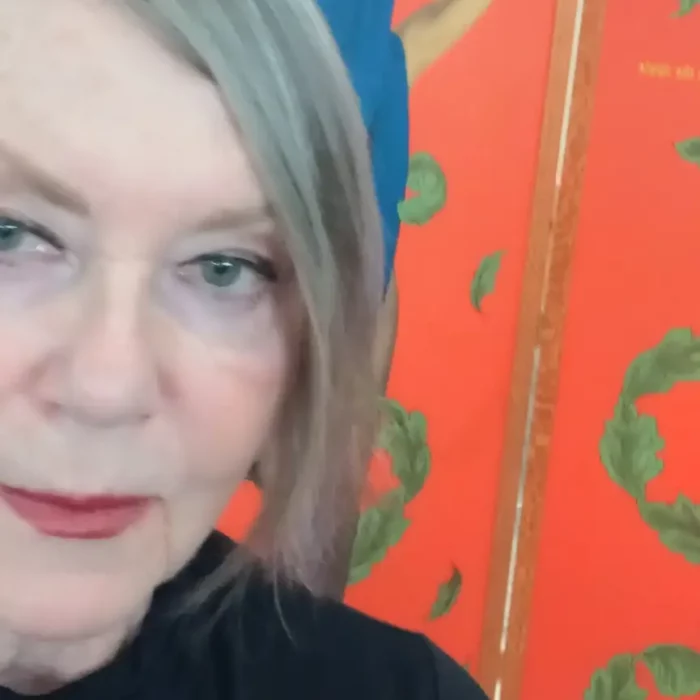 Me & red screen super crop(1)